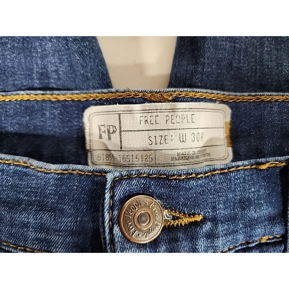 Free People Distressed Busted Knee Jeans High Rise Dark Wash Women's Size 30